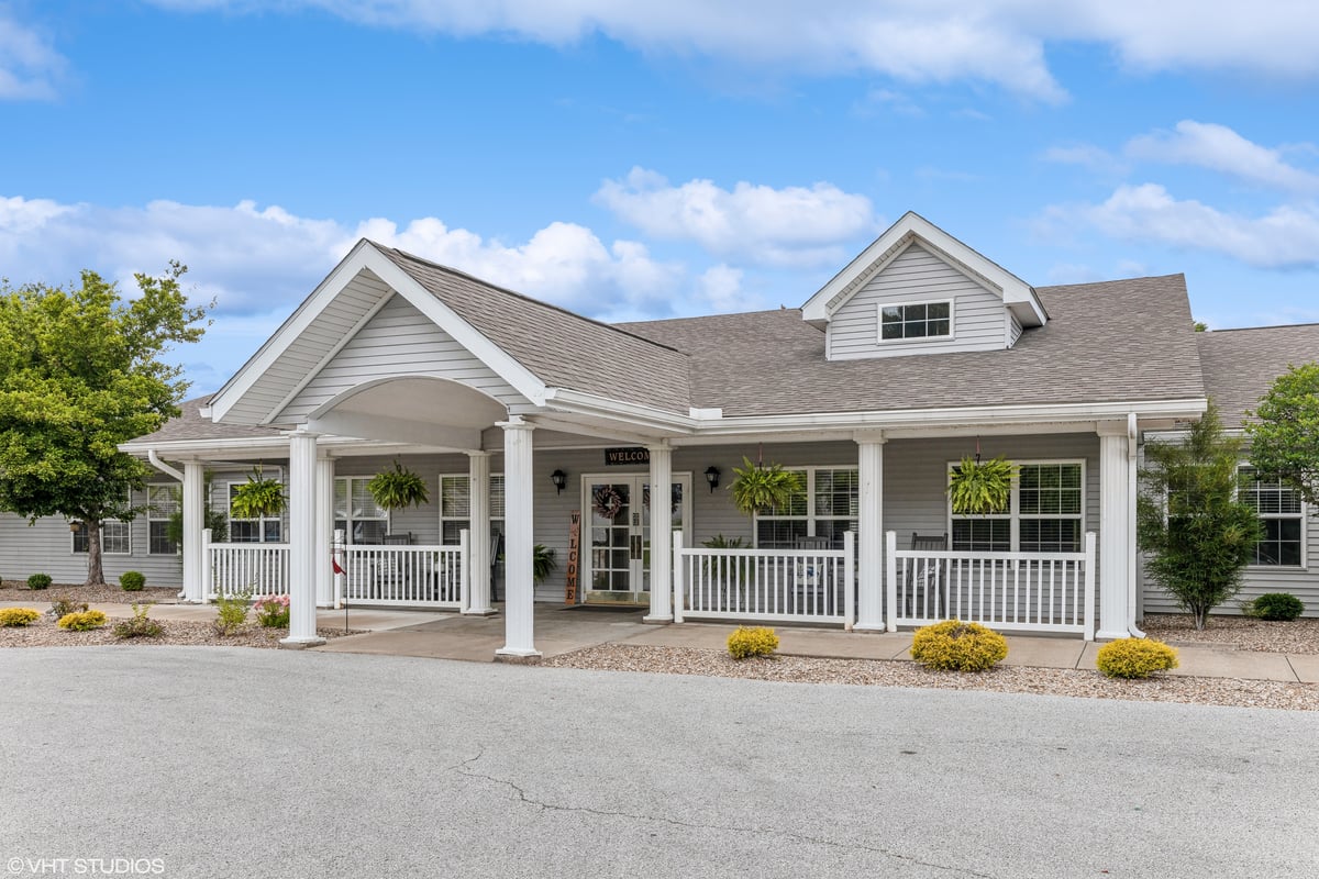 Senior Living Cambridge, OH Cardinal Place Assisted Living