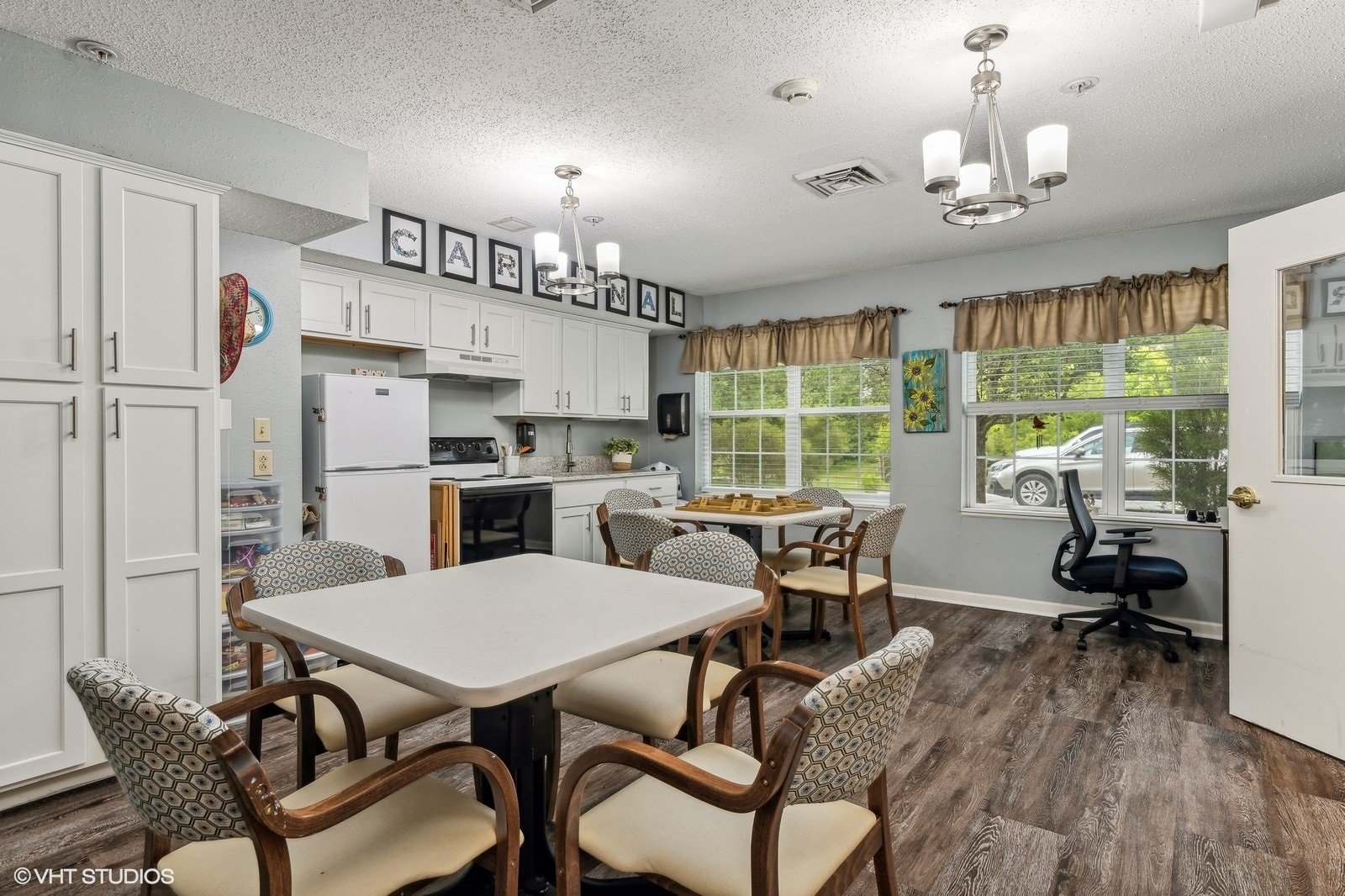 09_163MeadowParkDrive_2016_Large - Copy