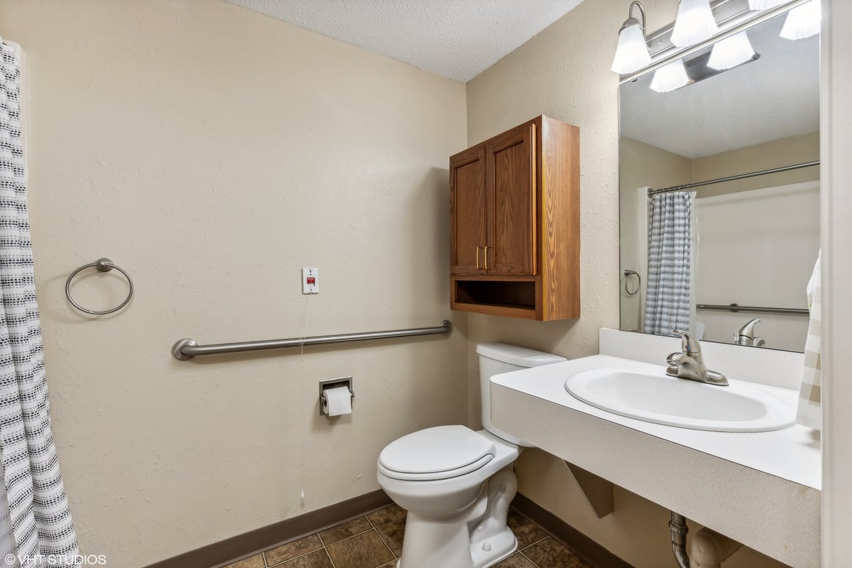 Senior Living Cambridge, OH Cardinal Place Assisted Living